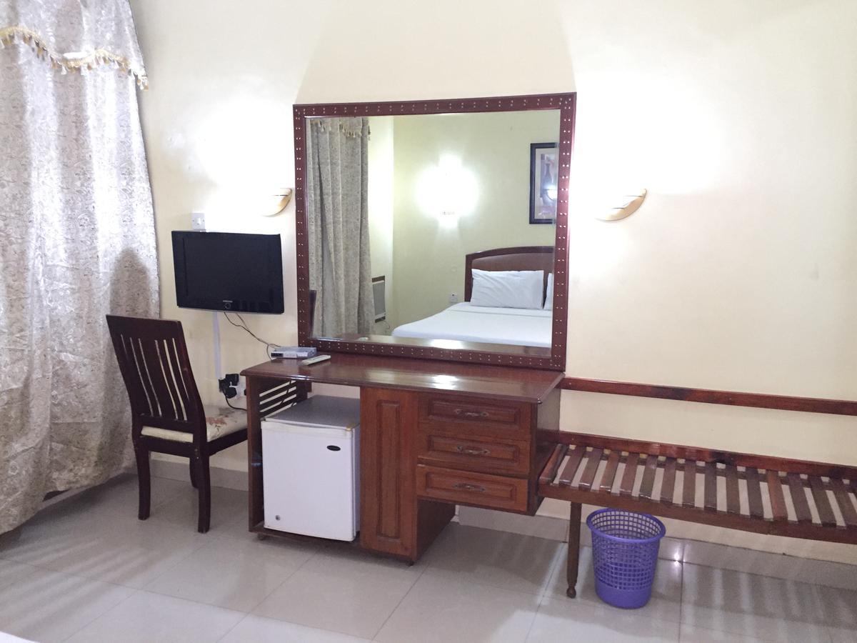 Iris Hotel Dar Es Salaam Eksteriør billede